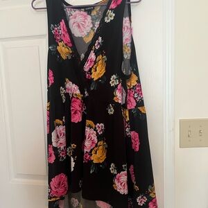 Torrid Size 1 V Neck Hi Lo Tank